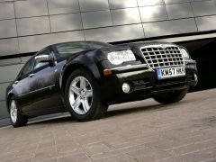 Chrysler 300C UK Version 2008 Wallpaper